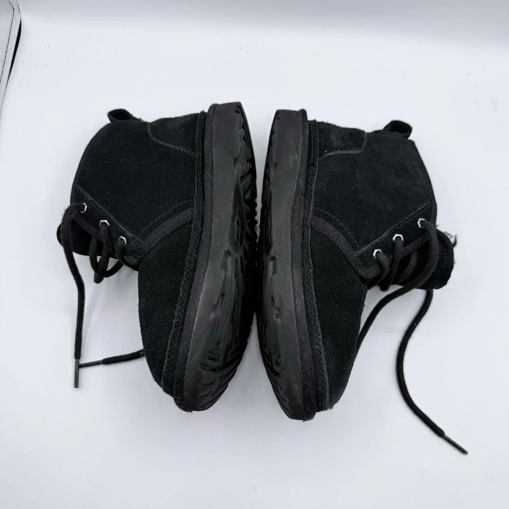 UGG‎ Neumel II / black/ Kids Boot - SZ 1